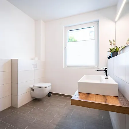 Moderne Mit Terrasse - Leipziger Str *